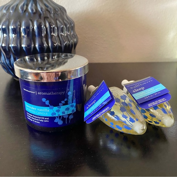 Bath & Body Works Lavender Vanilla 4 Oz. Candle and Wallflowers Bundle - Picture 7 of 7